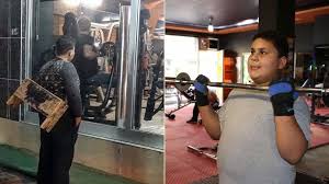 Turkish gym gives free lifetime pass to Syrian refugee looking longingly through the window