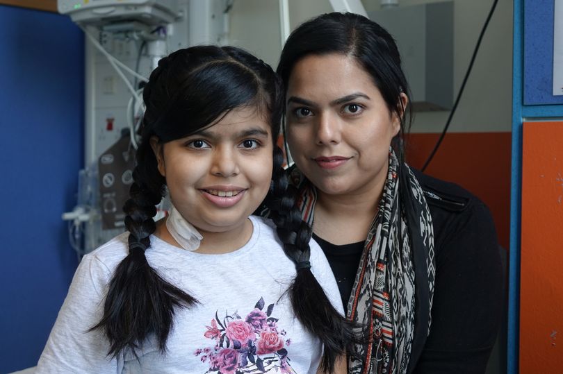 7 years after receiving a kidney from her father, she gets one from mom too!