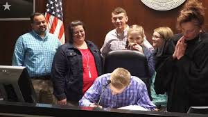 Couple adopting four siblings who wanted to stay together moves the judge to tears
