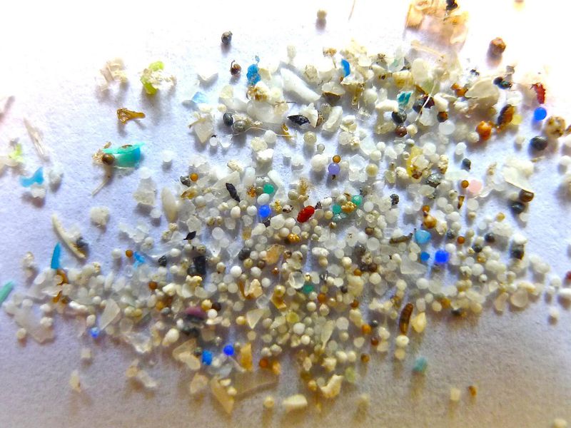 EU proposes a ban on microplastics covering about 90% of pollutants