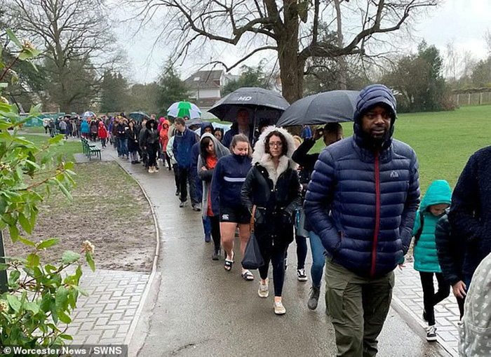 Around 5,000 people wait in rain for hours to see if they’re a stem cell match for boy with cancer