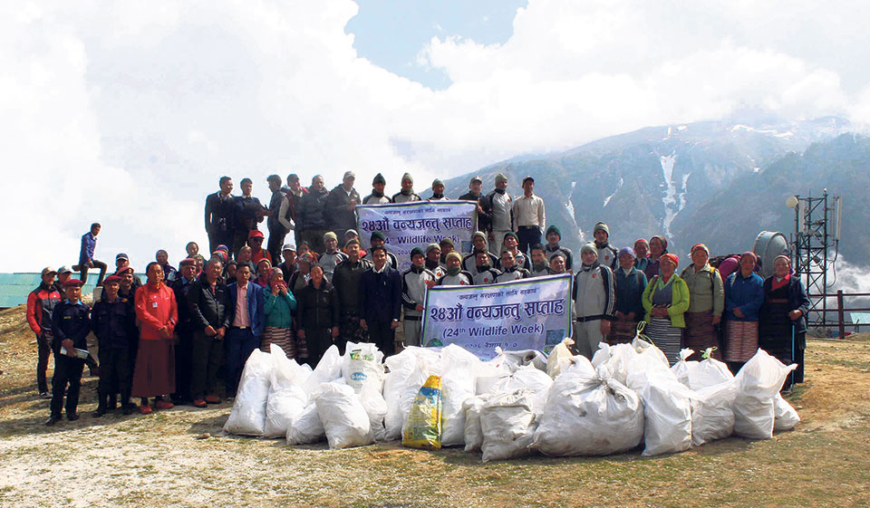 Nepal’s Army just removed two tons of waste from Mount Everest