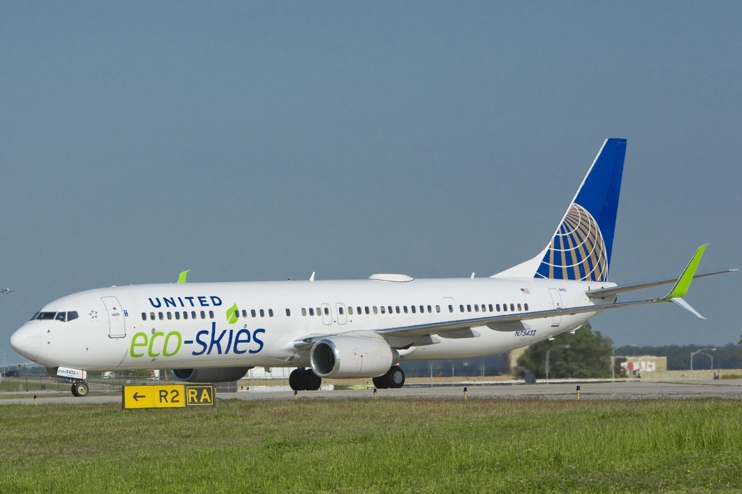 All United Airlines flights from LA are powered by biofuel