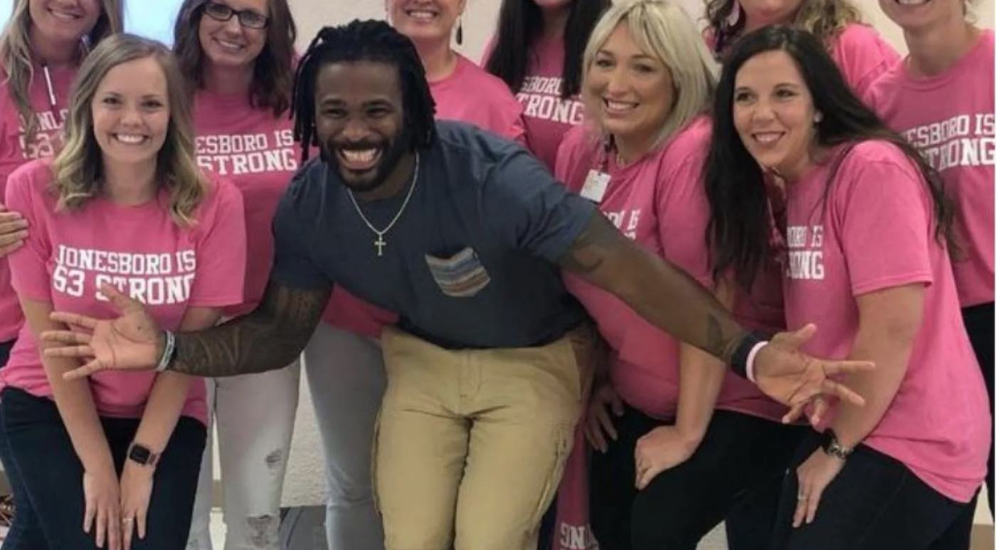 NFL football star has paid for over 500 mammograms in honor of his mom who died of breast cancer