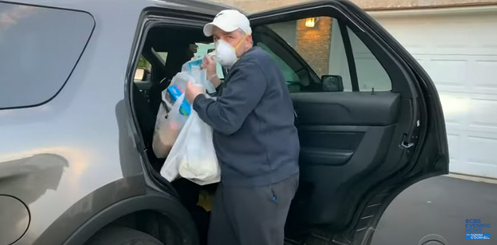 During COVID-19 lockdown, this newspaper delivery man made over 500 grocery store runs for seniors